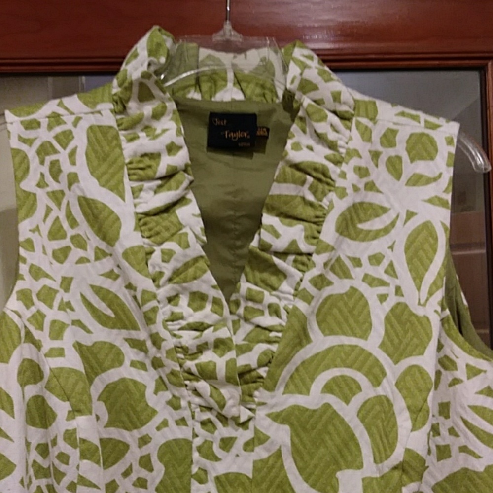 Just Taylor woman spring pattern ruffle neck dress